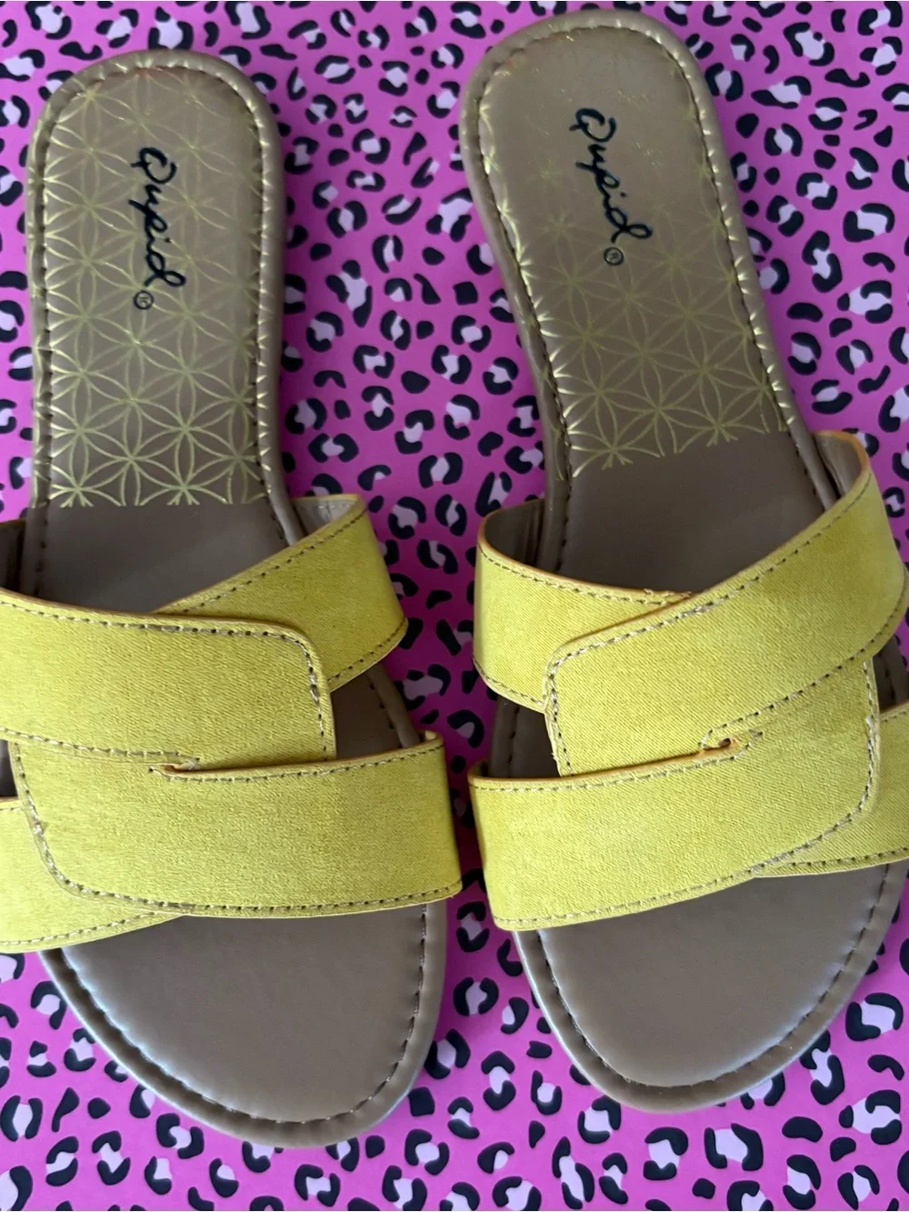 Qupid Yellow Flats Sandals 7 New